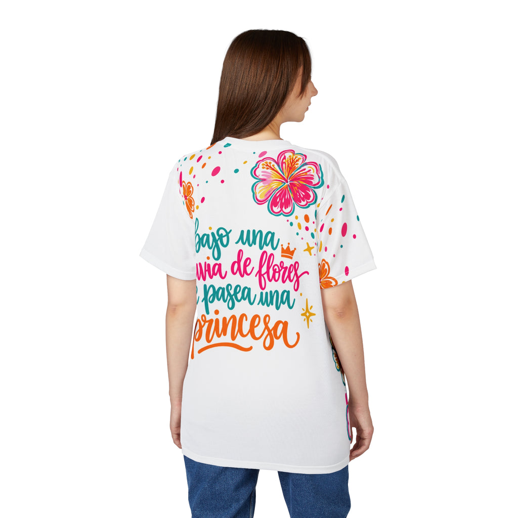 Espalda de franela blanca con flores multicolores y frase decorativa en letras verdes, rosadas y anaranjadas.